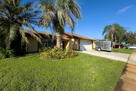 Villa ou maison à vendre à New Port Richey, Floride: 3 chambres, 153.57 m2 № 1347359 - photo 2