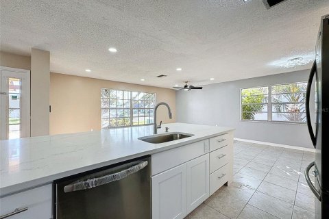 Casa en venta en New Port Richey, Florida, 3 dormitorios, 153.57 m2 № 1347359 - foto 5