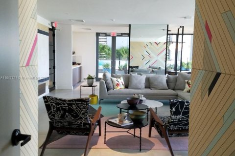 Condominio en alquiler en Miami, Florida, 1 dormitorio, 68.47 m2 № 1348802 - foto 13