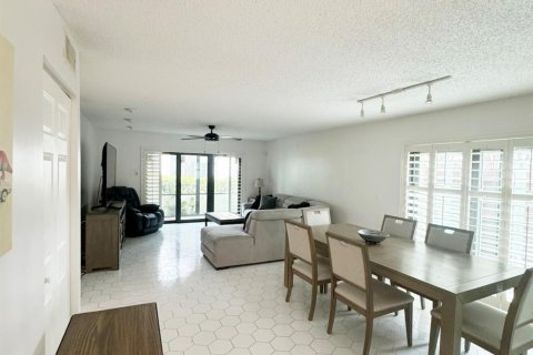 Copropriété à vendre à Boca Raton, Floride: 2 chambres, 112.97 m2 № 1231225 - photo 14