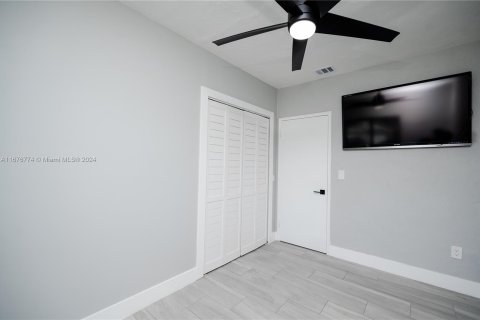 Villa ou maison à vendre à Opa-locka, Floride: 3 chambres, 88.26 m2 № 1401300 - photo 11