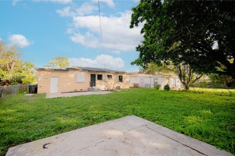 House in Opa-locka, Florida 3 bedrooms, 88.26 sq.m. № 1401300 - photo 21