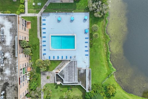 Copropriété à vendre à Miami, Floride: 3 chambres, 130.71 m2 № 1358586 - photo 27