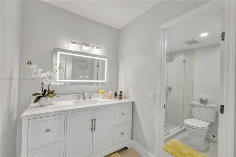 Condo in Miami, Florida, 3 bedrooms  № 1358586 - photo 6