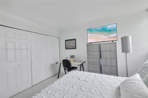 Copropriété à vendre à Miami, Floride: 3 chambres, 130.71 m2 № 1358586 - photo 14