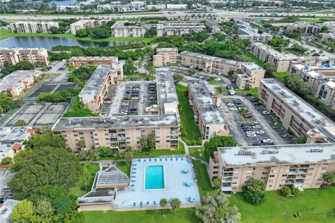 Copropriété à vendre à Miami, Floride: 3 chambres, 130.71 m2 № 1358586 - photo 29