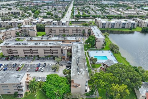 Copropriété à vendre à Miami, Floride: 3 chambres, 130.71 m2 № 1358586 - photo 26