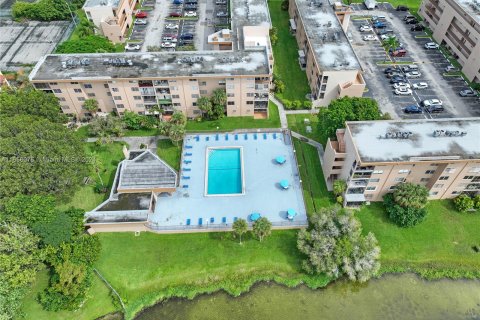 Condominio en venta en Miami, Florida, 3 dormitorios, 130.71 m2 № 1358586 - foto 28