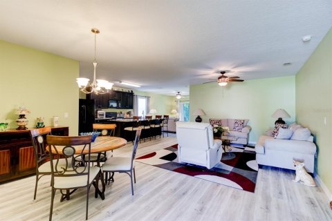 Casa en venta en Edgewater, Florida, 4 dormitorios, 172.61 m2 № 1109690 - foto 4