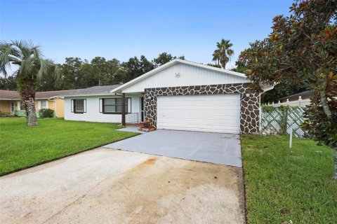 House in Orlando, Florida 4 bedrooms, 163.69 sq.m. № 1339996 - photo 2