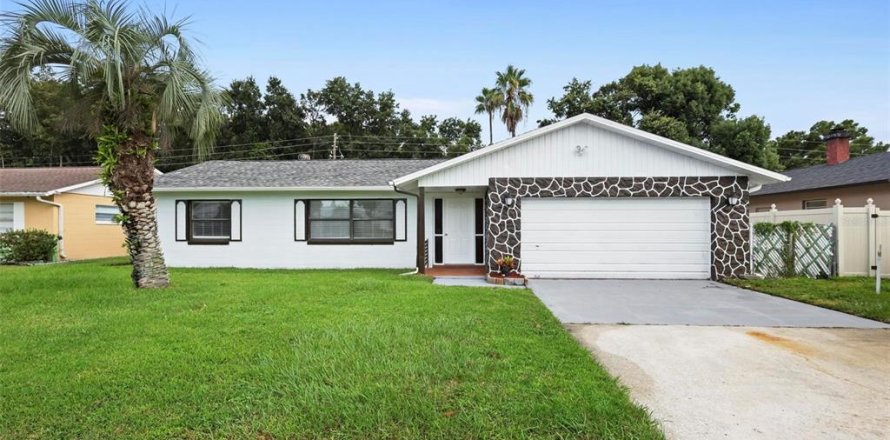 House in Orlando, Florida 4 bedrooms, 163.69 sq.m. № 1339996