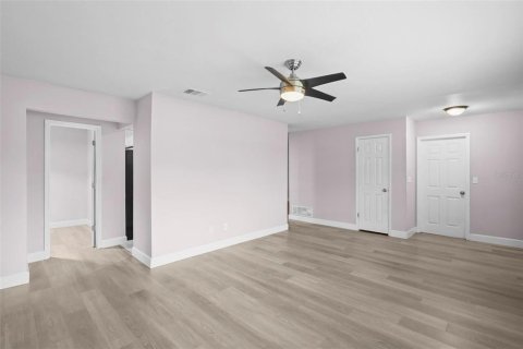 Casa en venta en Orlando, Florida, 4 dormitorios, 163.69 m2 № 1339996 - foto 19