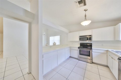 Villa ou maison à vendre à Tampa, Floride: 3 chambres, 127.09 m2 № 1339997 - photo 8