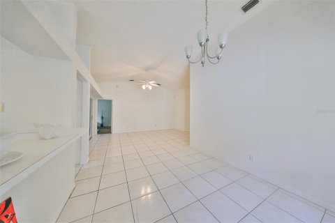 Villa ou maison à vendre à Tampa, Floride: 3 chambres, 127.09 m2 № 1339997 - photo 12