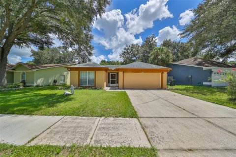 House in Tampa, Florida 3 bedrooms, 127.09 sq.m. № 1339997 - photo 2