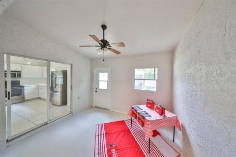 Villa ou maison à vendre à Tampa, Floride: 3 chambres, 127.09 m2 № 1339997 - photo 15