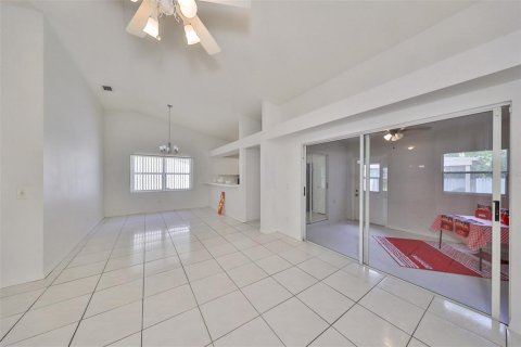 Villa ou maison à vendre à Tampa, Floride: 3 chambres, 127.09 m2 № 1339997 - photo 16