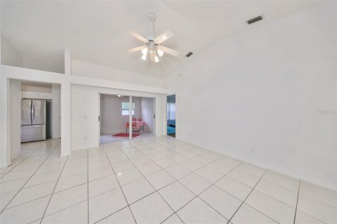 Villa ou maison à vendre à Tampa, Floride: 3 chambres, 127.09 m2 № 1339997 - photo 3