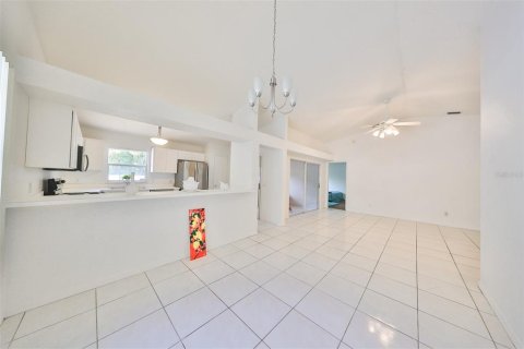 Villa ou maison à vendre à Tampa, Floride: 3 chambres, 127.09 m2 № 1339997 - photo 13