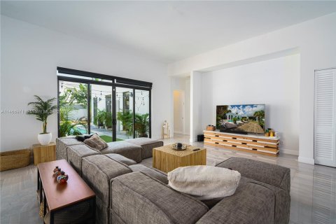 Casa en venta en Dania Beach, Florida, 4 dormitorios, 265.7 m2 № 781533 - foto 11