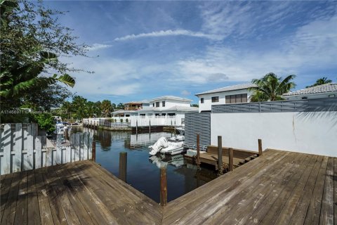 Villa ou maison à vendre à Dania Beach, Floride: 4 chambres, 265.7 m2 № 781533 - photo 27