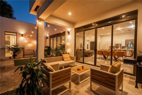 Villa ou maison à vendre à Dania Beach, Floride: 4 chambres, 265.7 m2 № 781533 - photo 2