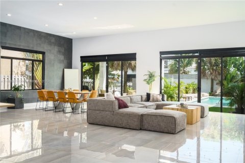 Villa ou maison à vendre à Dania Beach, Floride: 4 chambres, 265.7 m2 № 781533 - photo 6