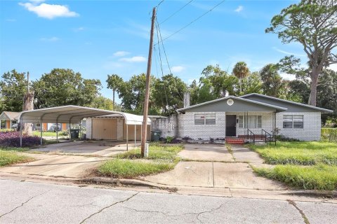 Commercial property in Daytona Beach, Florida 6 bedrooms, 205.59 sq.m. № 1392413 - photo 1