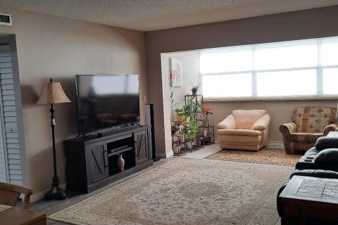 Condo in Port Charlotte, Florida, 2 bedrooms  № 1087616 - photo 7