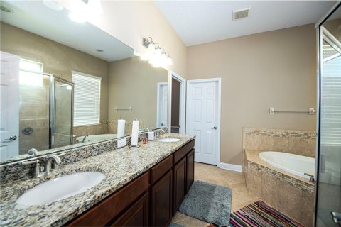 Casa en venta en Tampa, Florida, 4 dormitorios, 251.11 m2 № 1087571 - foto 29