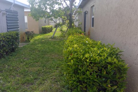 House in Boynton Beach, Florida 3 bedrooms, 100.71 sq.m. № 1142513 - photo 30