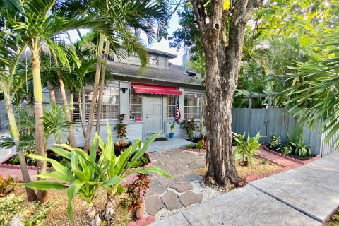 Casa en venta en West Palm Beach, Florida, 5 dormitorios, 237.92 m2 № 1142551 - foto 1