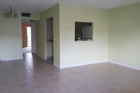 Condominio en venta en Palm Springs, Florida, 1 dormitorio, 59.64 m2 № 1128899 - foto 4