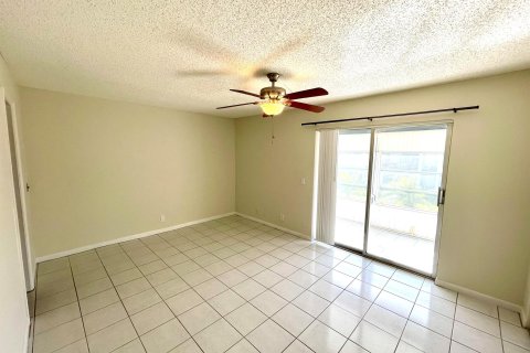 Condo in Deerfield Beach, Florida, 1 bedroom  № 1128968 - photo 24