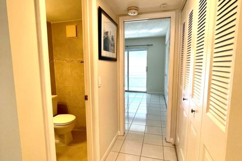 Condo in Deerfield Beach, Florida, 1 bedroom  № 1128968 - photo 26