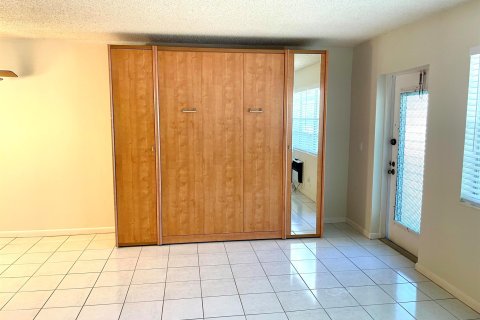 Condo in Deerfield Beach, Florida, 1 bedroom  № 1128968 - photo 30