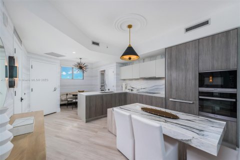 Copropriété à vendre à Miami, Floride: 2 chambres, 113.62 m2 № 678187 - photo 7