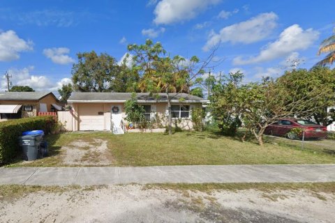 Casa en venta en Hollywood, Florida, 3 dormitorios, 92.9 m2 № 1004966 - foto 1