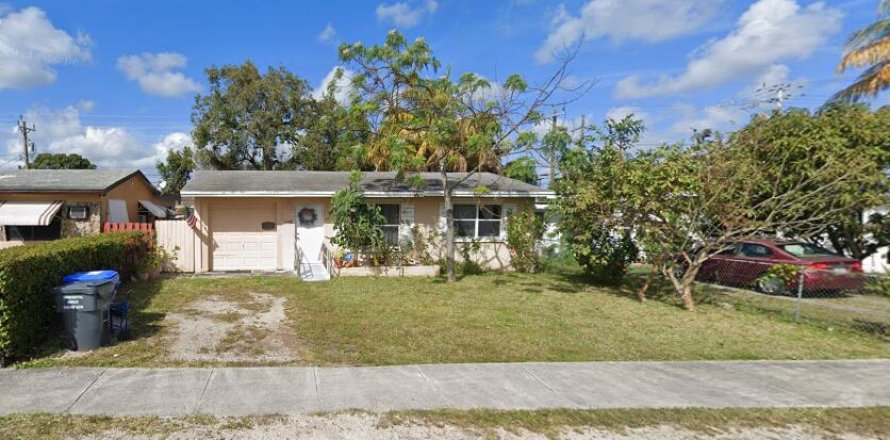 House in Hollywood, Florida 3 bedrooms, 92.9 sq.m. № 1004966