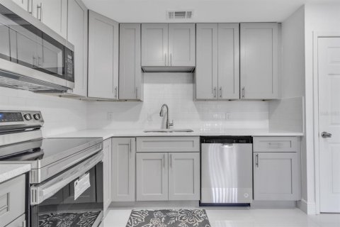 Duplex à vendre à Orlando, Floride: 3 chambres, 97.27 m2 № 1083114 - photo 11