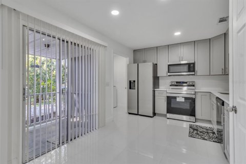 Duplex à vendre à Orlando, Floride: 3 chambres, 97.27 m2 № 1083114 - photo 12