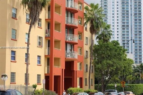 Condominio en venta en Miami, Florida, 2 dormitorios, 73.49 m2 № 1389602 - foto 7