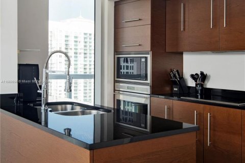 Condo in Miami, Florida, 2 bedrooms  № 1389649 - photo 18