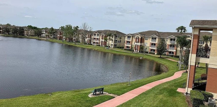 Condo in Oviedo, Florida, 2 bedrooms  № 1378097