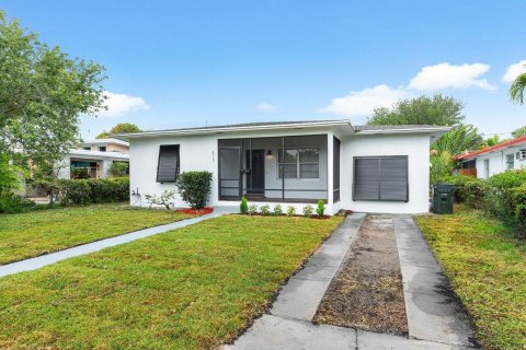 House in Lake Worth, Florida 3 bedrooms, 116.31 sq.m. № 1141249 - photo 22