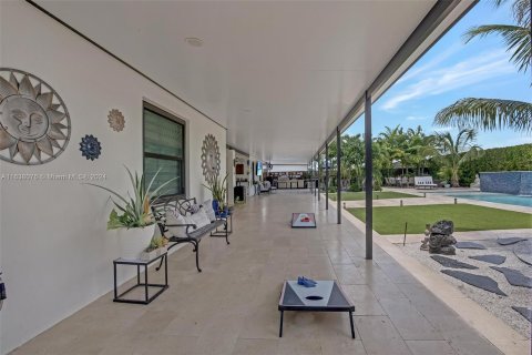 Villa ou maison à vendre à Miami, Floride: 4 chambres, 216.93 m2 № 1309914 - photo 28