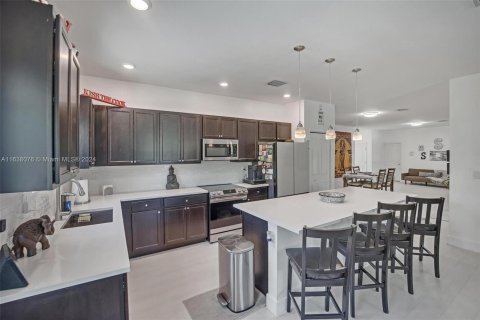 Casa en venta en Miami, Florida, 4 dormitorios, 216.93 m2 № 1309914 - foto 4