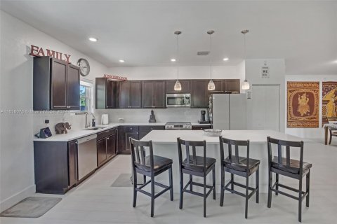 Casa en venta en Miami, Florida, 4 dormitorios, 216.93 m2 № 1309914 - foto 3