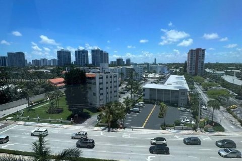 Copropriété à vendre à Hallandale Beach, Floride: 1 chambre, 68.84 m2 № 1310916 - photo 13