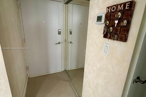 Copropriété à vendre à Hallandale Beach, Floride: 1 chambre, 68.84 m2 № 1310916 - photo 4